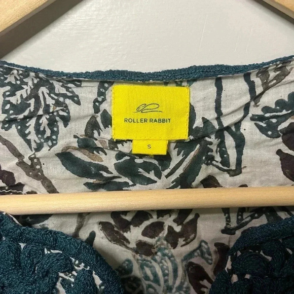 🎉 Embroidered Roller Rabbit  Top - Picture 6 of 6